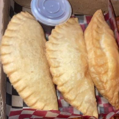 Empanadas argentinas de jamón y queso