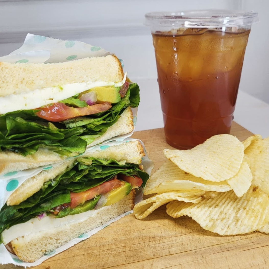 Sandwich Vegetariano+ Te de La Casa