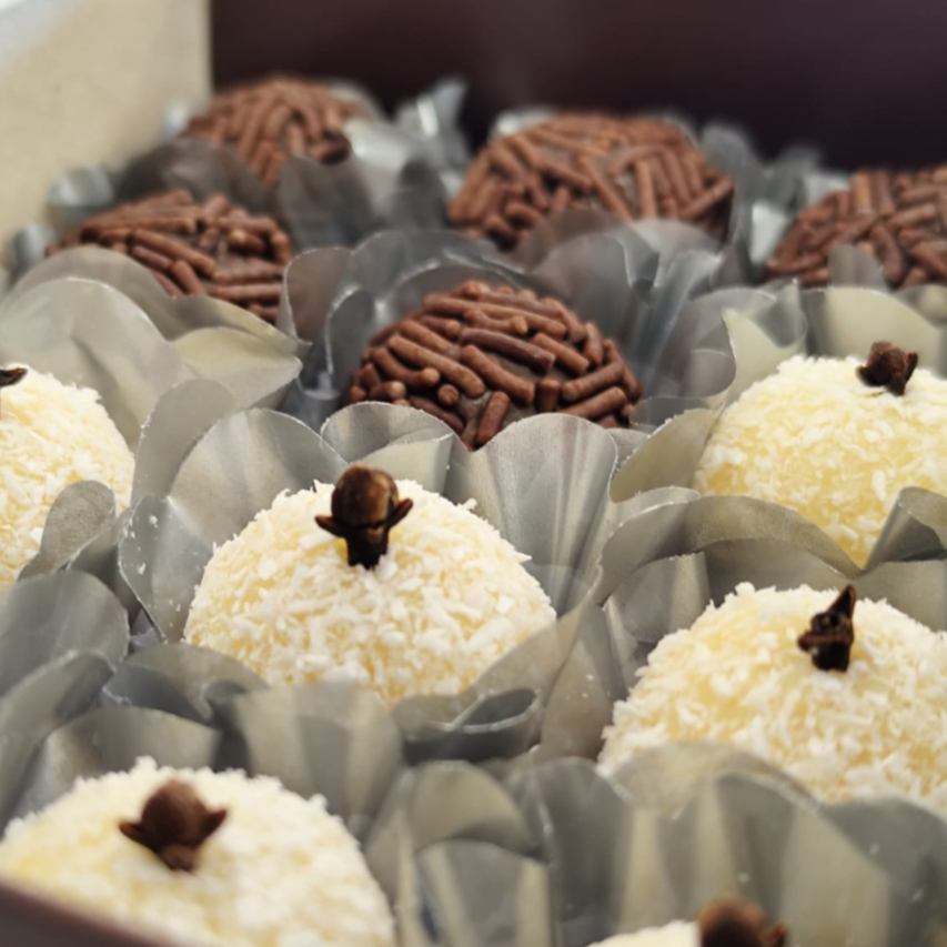 Caixa de doces tradicionais.