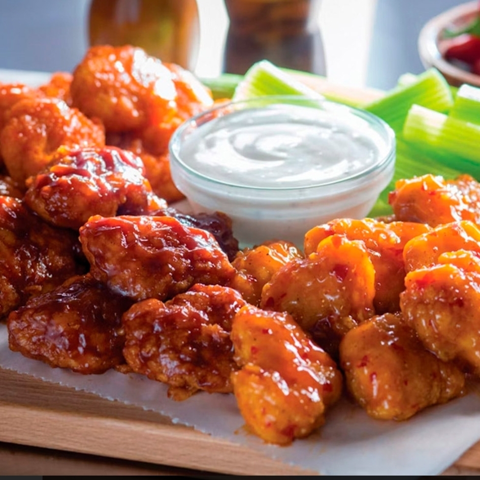 BONELESS(370 G, APROX 12 PZ + PAPAS A LA FRANCESA