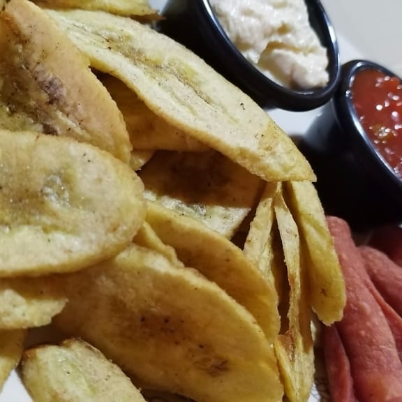 Tajaditas con Salchicha RANCHERA y Queso