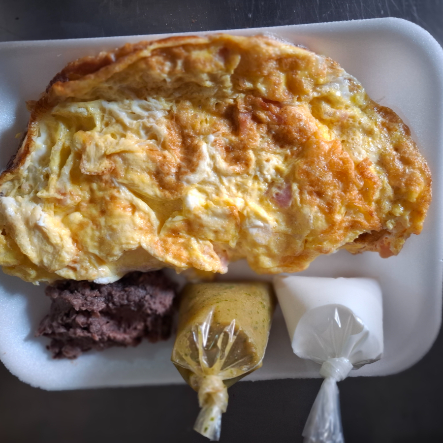 Omelette Con Carne Asada