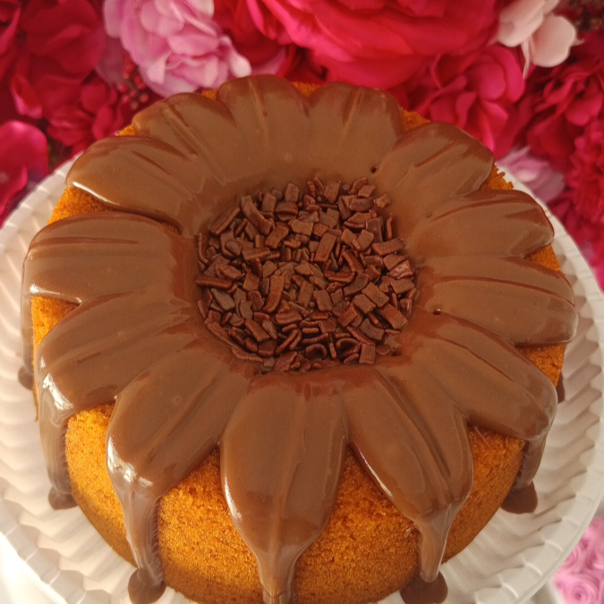 Bolo de cenoura médio vulcão aproximadamente 1kg