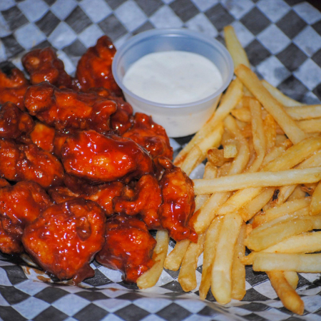 BONELESS CON PAPAS