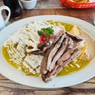 Chilaquiles Verdes con Arrachera