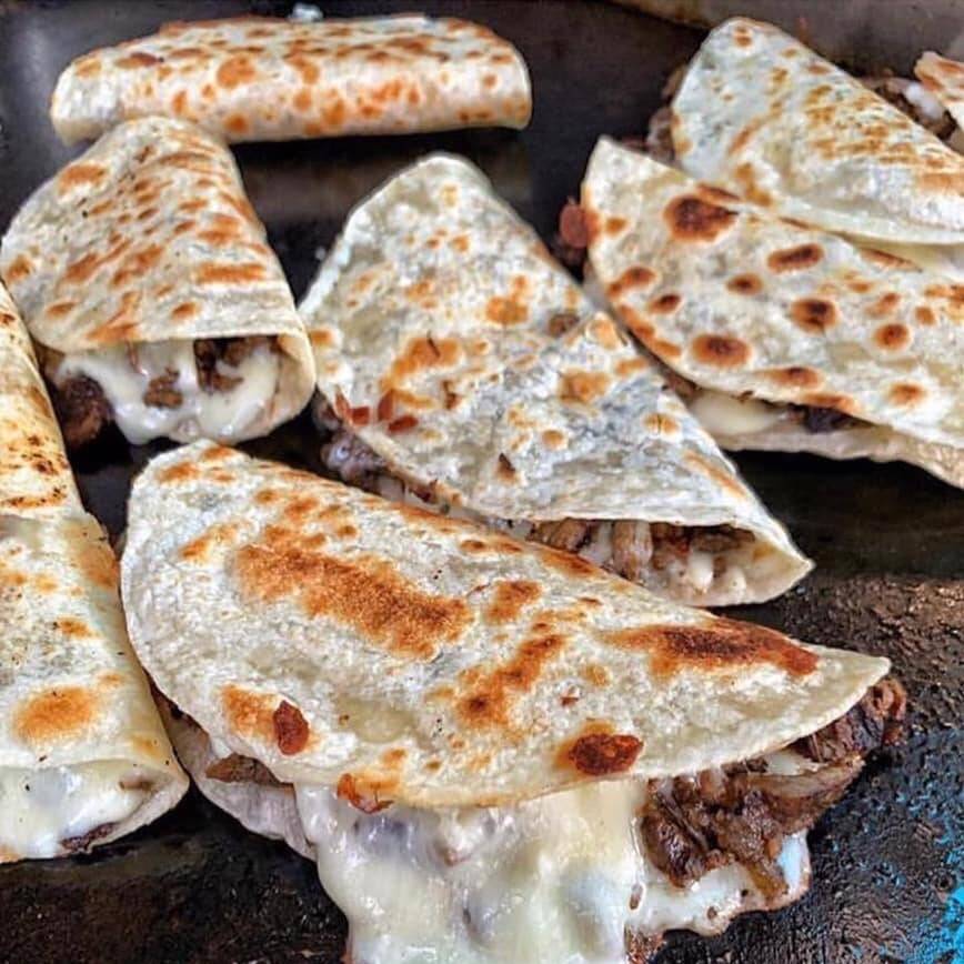 Combo Quesadilla de Carne y Taco + Coca