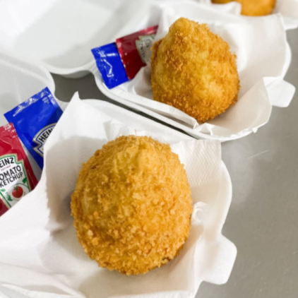 Nossa coxinha de frango, com catupiry original 200g