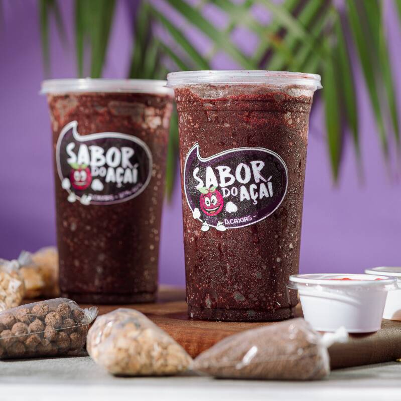 Duas porções generosas de 500ml com 3 complementos + 1 calda em cada! Perfeito pra dividir (ou não ). Promoção por tempo limitado! Escolha os toppings e aproveite o dobro do sabor