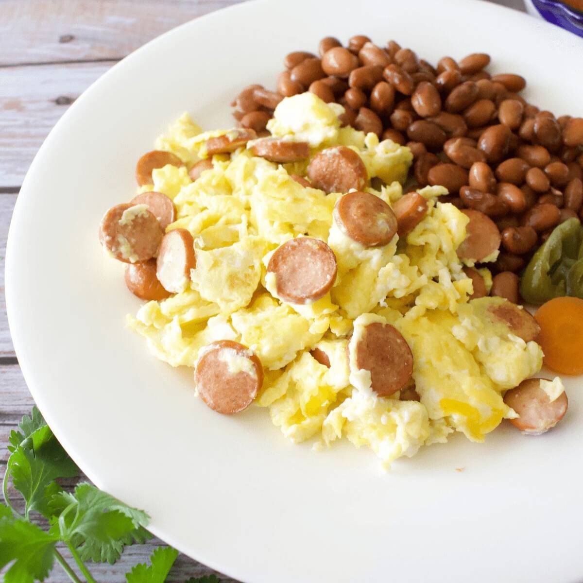 Huevos con Salchicha