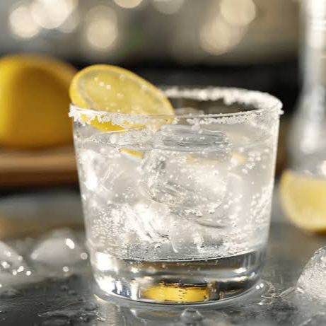 Rusa (Agua Mineral, Hielo, Limón y Escarchada)