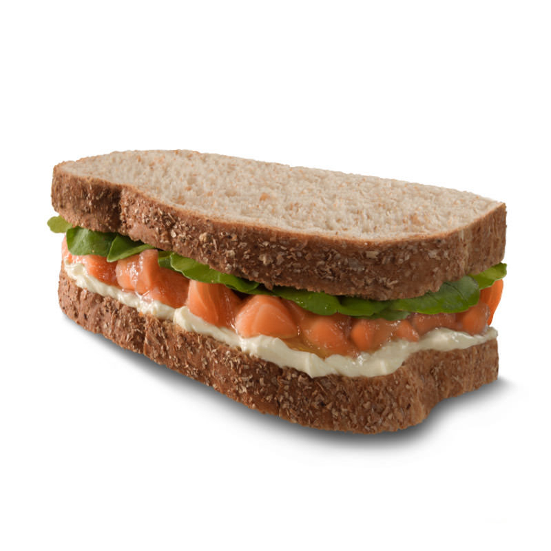 2 fatias de pão integral, salmão defumado, cream cheese, rúcula e azeite