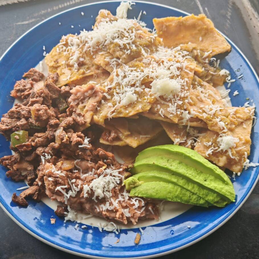Chilakiris Con Bistec A La Mexicana