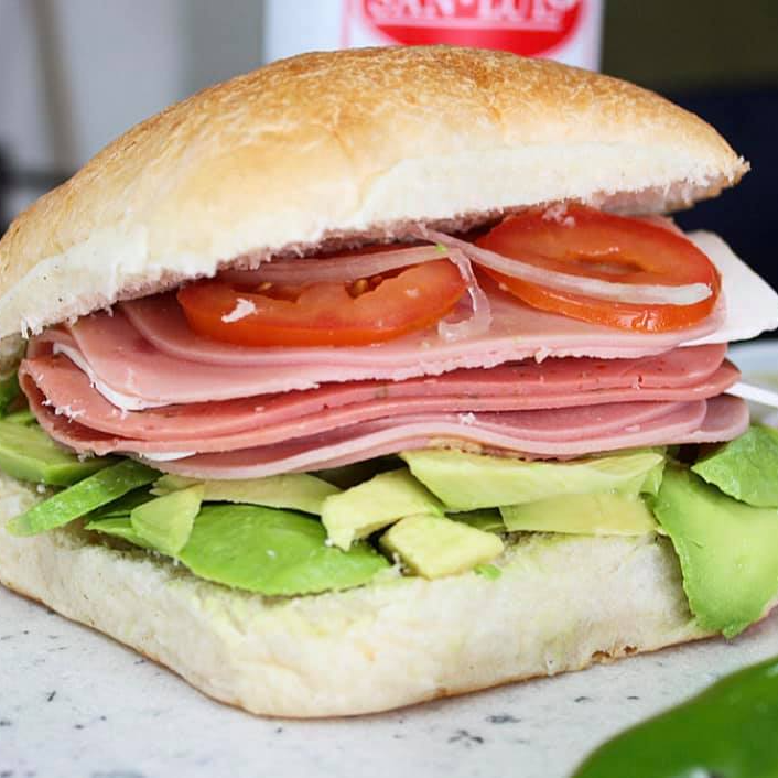 Lonche de Jamón con Aguacate