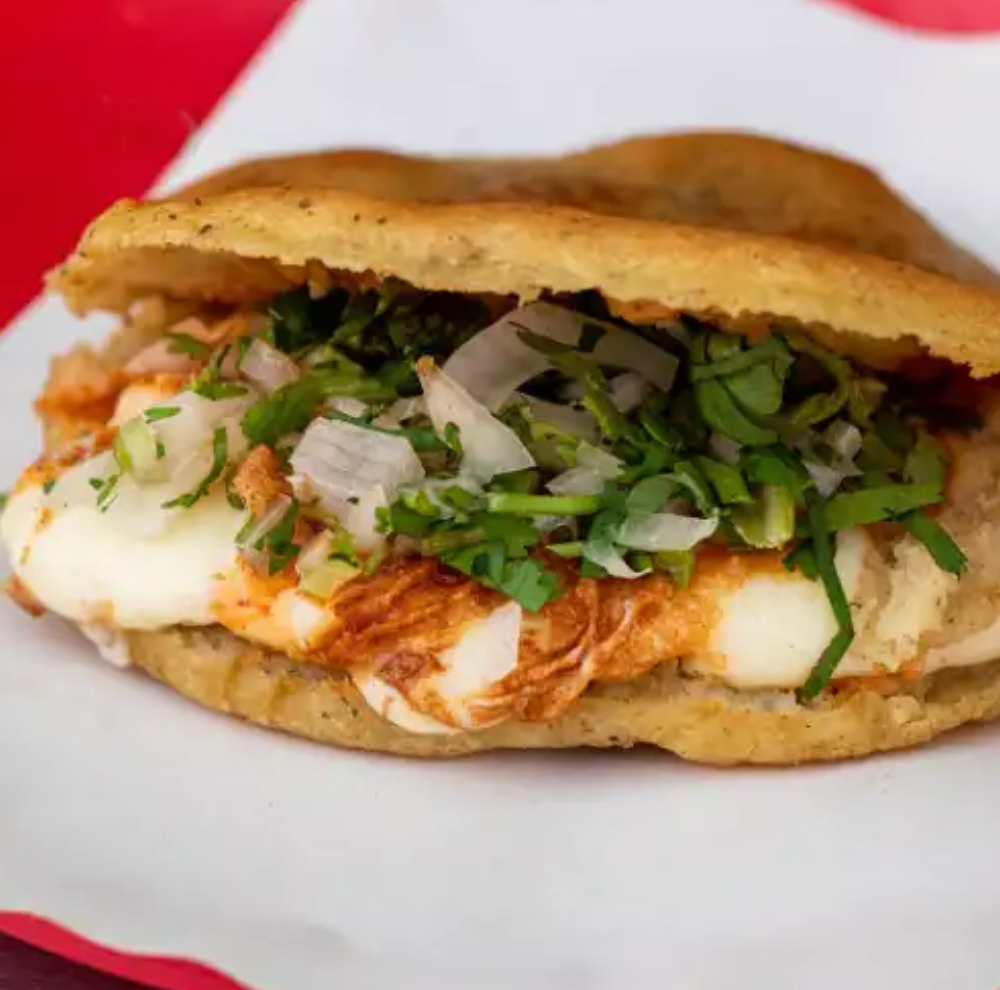 COMBO 2 GORDITAS CHICHARRON + AGUA DEL DIA