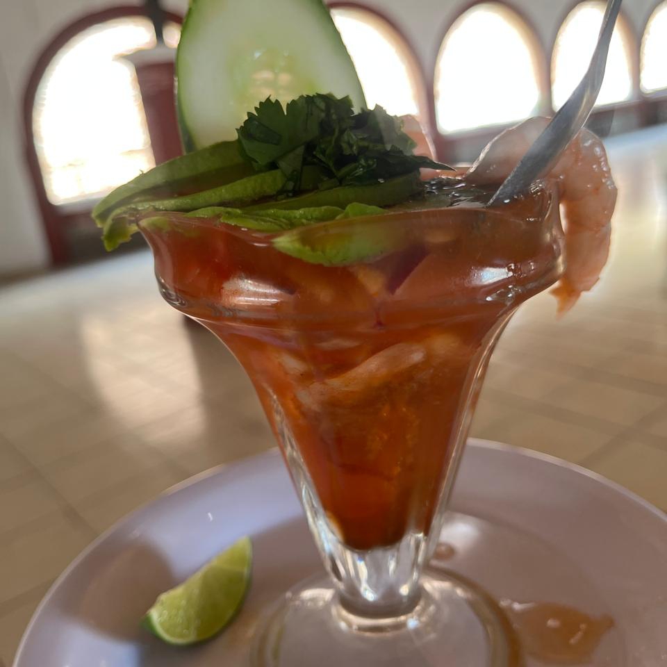 Coctel Chico (Camarón, Pulpo, Ostión, Callo almeja)