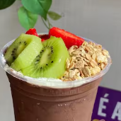 Um delicioso açaí copo de 400ml Premium com acompanhamentos ilimitados. Monte seu açaí do seu jeito! Obs. Não Enviamos Itens Separados.