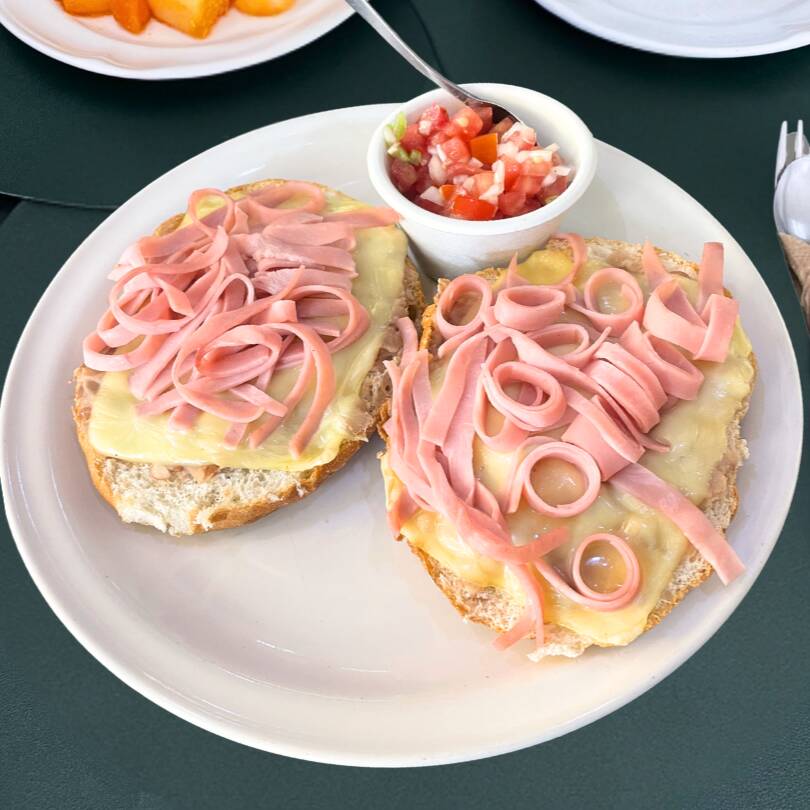 MOLLETES CON JAMON