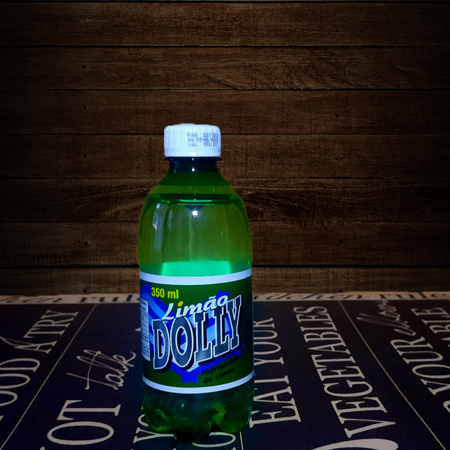 Esta deliciosa opção de refrigerante é cuidadosamente engarrafada em uma charmosa garrafinha de 350 ml. Com um sabor cítrico intensamente revigorante, é a escolha perfeita para acompanhar refeições ou simplesmente para refrescar o seu Dia. Experimente e se encante com essa explosão de sabor limão!