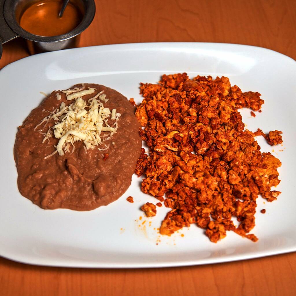 Huevos con chorizo