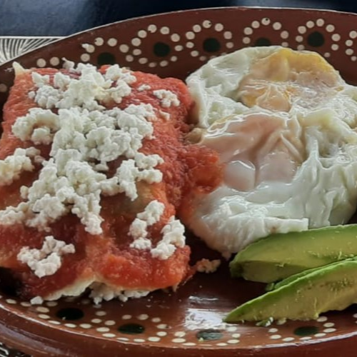 2 Huevos con 2 Entomatadas