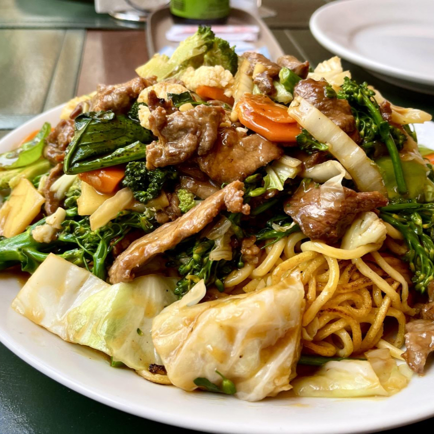 D22g-Macarrão com Carne Bovina e Legumes ( 1500g ) --Grande,(imagem meramente ilustrativa)