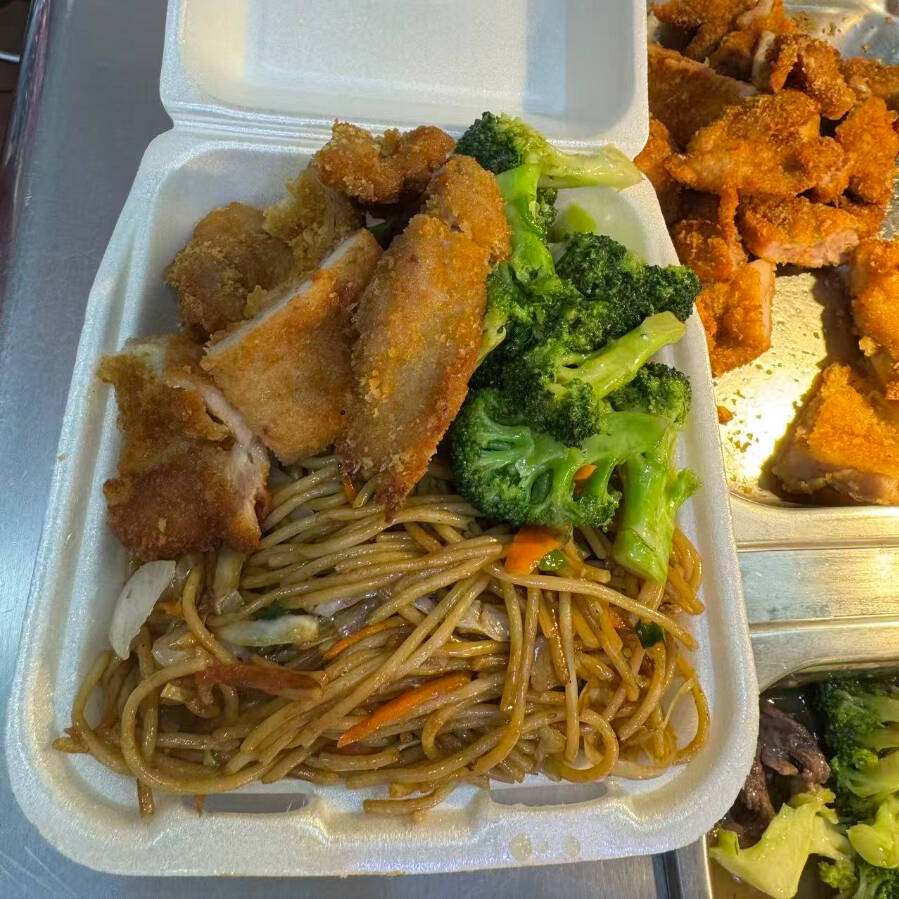 2 Guisos a Escoger: Porción Grande