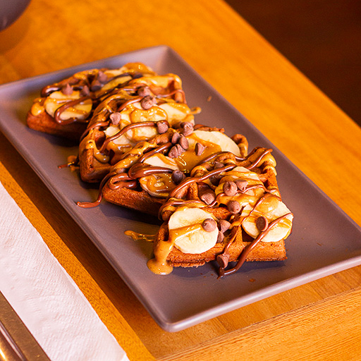 WAFFLE NUTELLA Y CREMA DE MANI