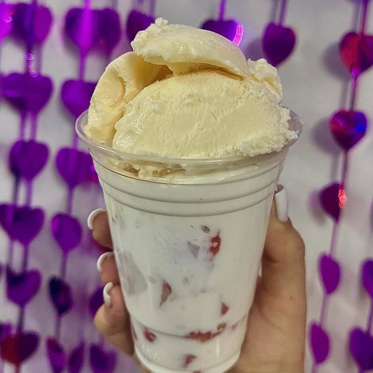 Fresas con Crema + Nieve 14 Oz