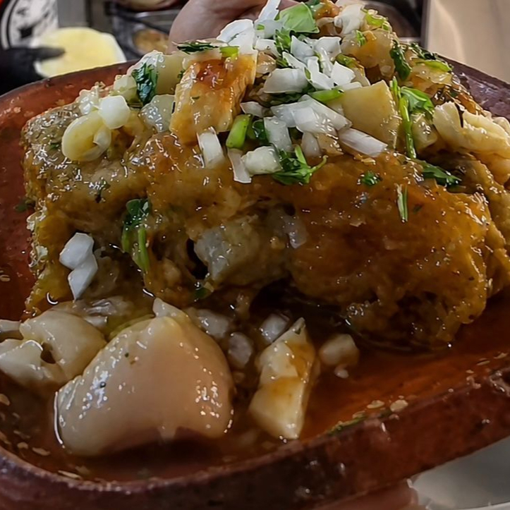 Patita de Puerco Especial (con Guisado y Tripita)