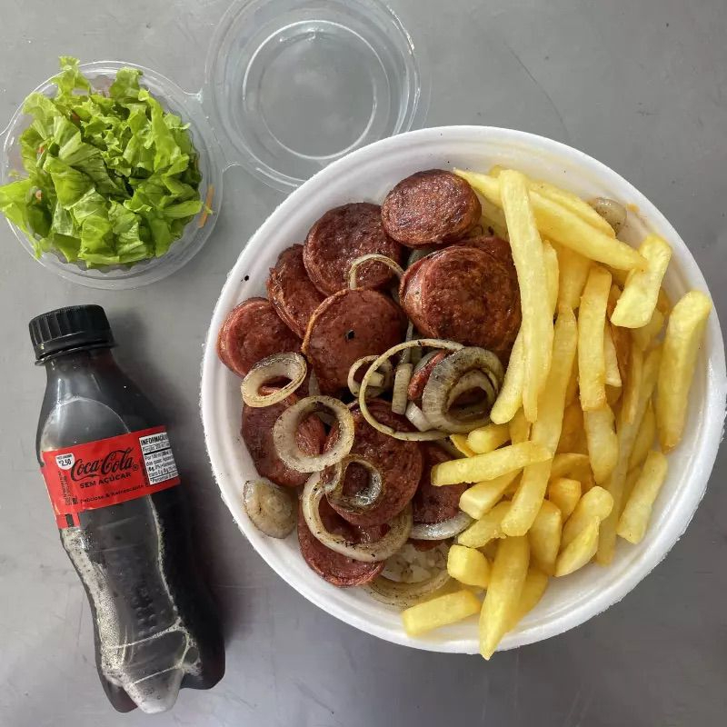 Arroz, Feijão, Calabresa Acebolada, Batata Frita e Salada