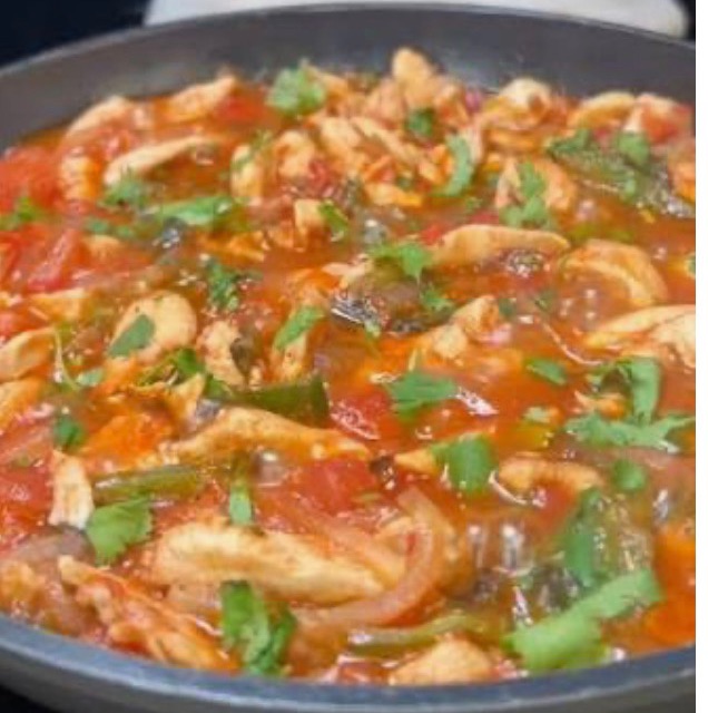 Guisado de 1/2 Kg de Pollo Ranchero