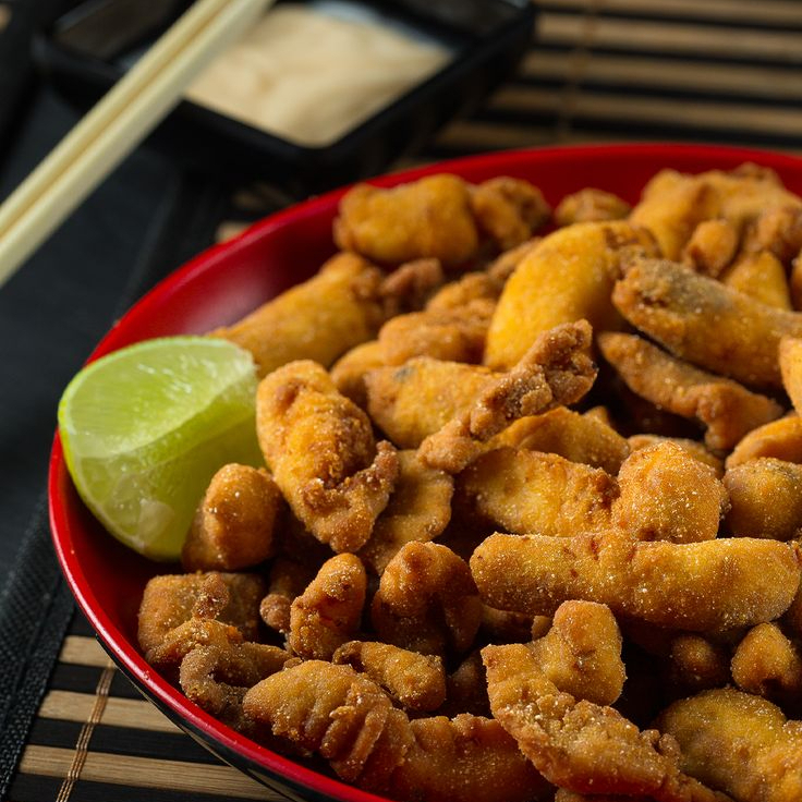 Acompanhamentos: Arroz, feijão, macarrão alho e óleo. Marmita G bem servida.