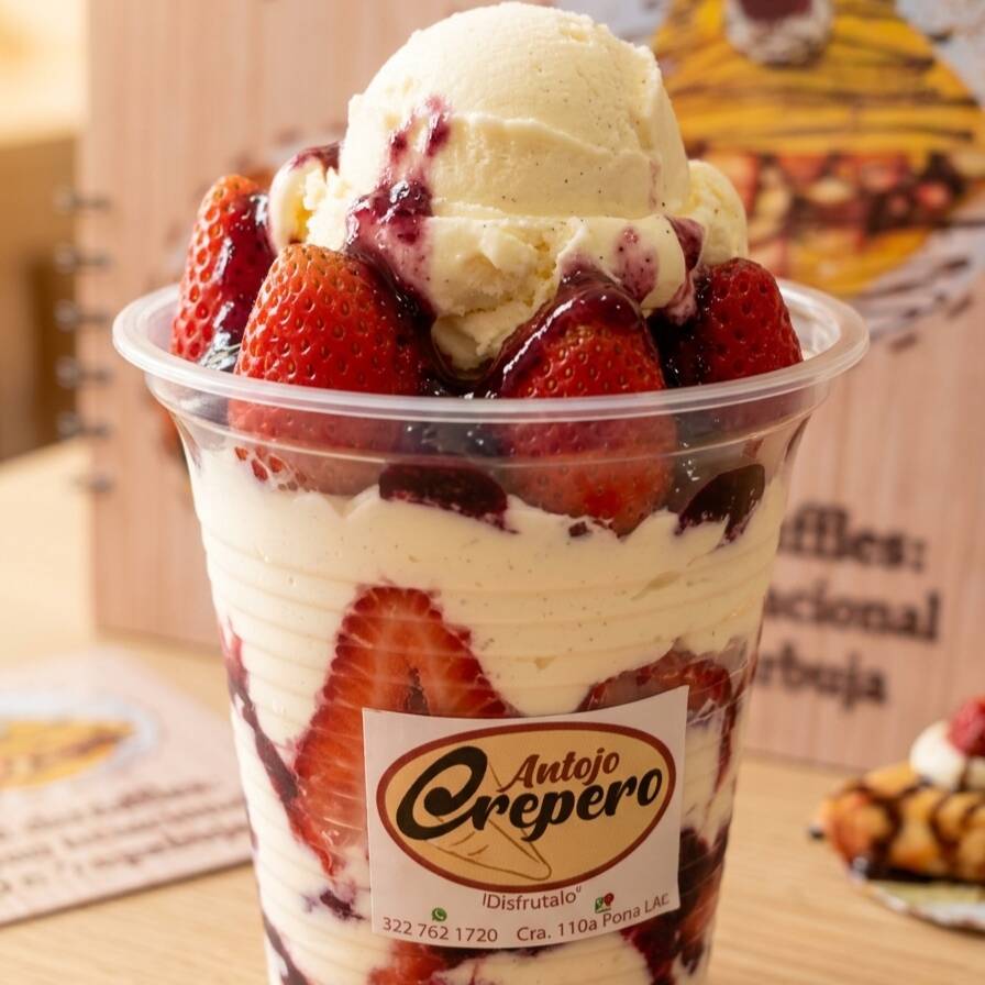 Fresas con Crema + Helado COLOMBINA