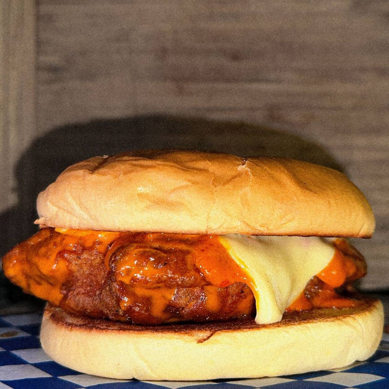 CHICKEN BURGER