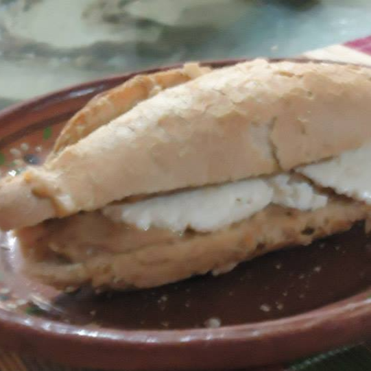 Lonche de Frijoles con Queso