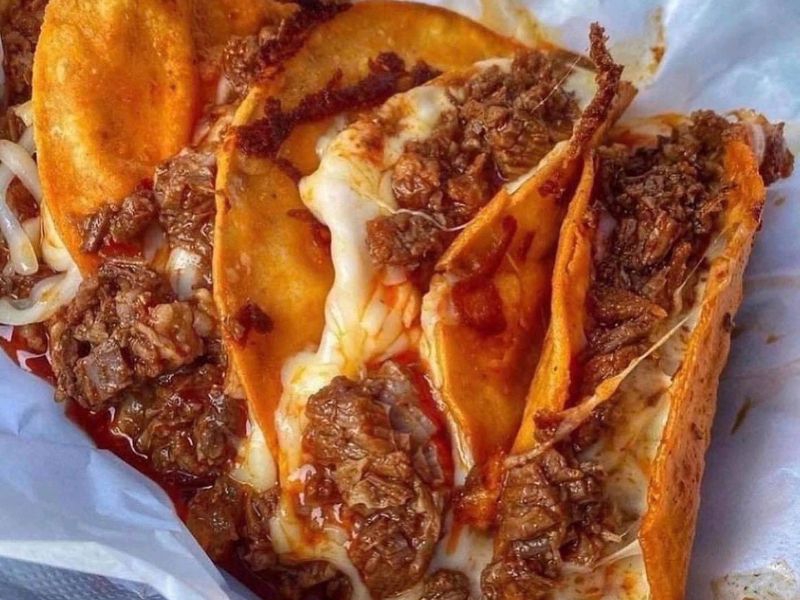 4 tacos de barbacoa con Queso +1 consomé