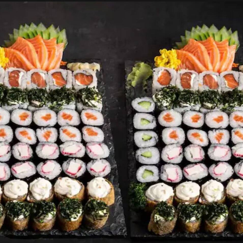 10 sashimi de salmão 10 Uramaki salmão,10 Uramaki grelhado,30 hot roll, 10 kapamaki, 10 kanimaki,20 hossomaki salmão