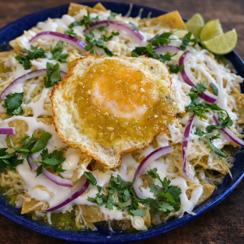 Chilaquiles Verdes Con Huevo Estrellado