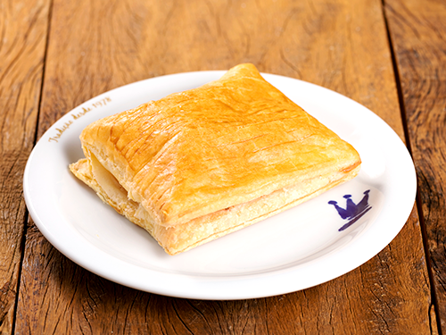 Com massa leve e crocante, feita em camadas que derretem na boca. Escolha o sabor.