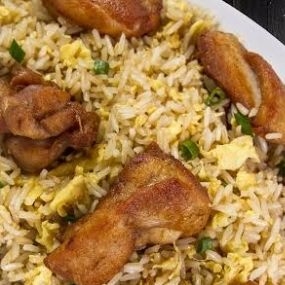 Chaufa de Pollo en Trozo