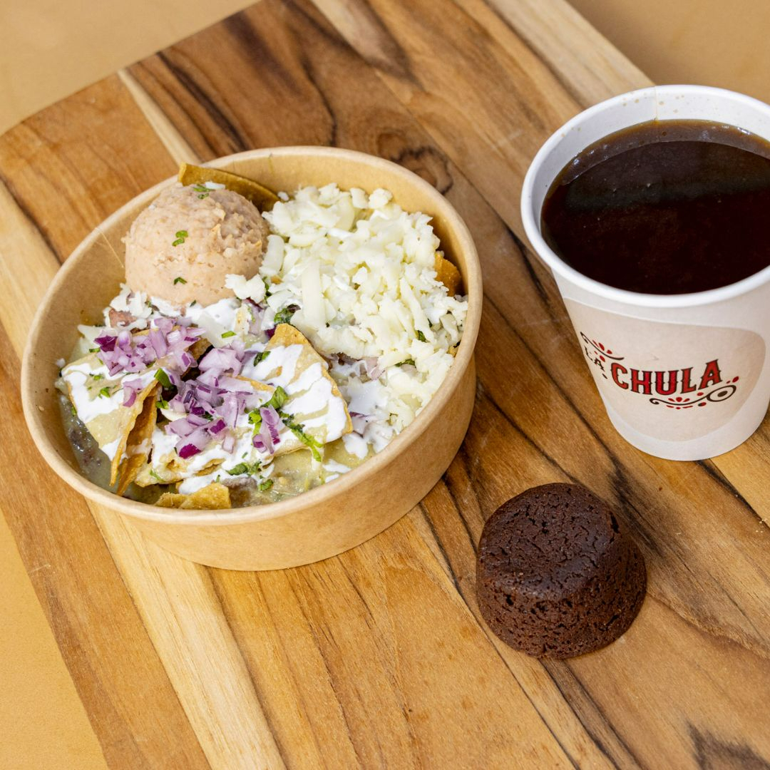 Combo Chilaquiles con Queso