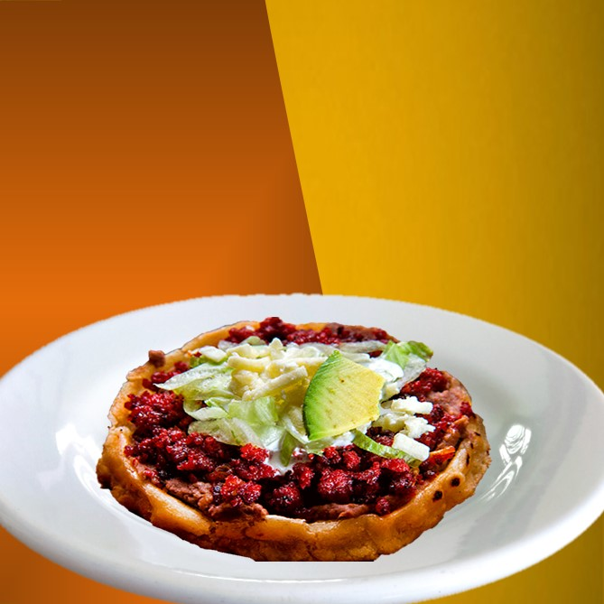 Sope con Guiso (Alambre, Deshebrada, Chicharrón)