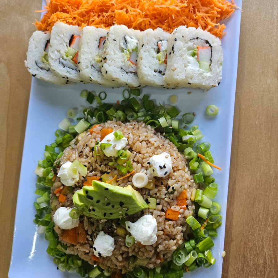C3 Yakimeshi + Rollo California Surimi