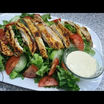 ENSALADA CESAR CON POLLO A LA PLANCHA