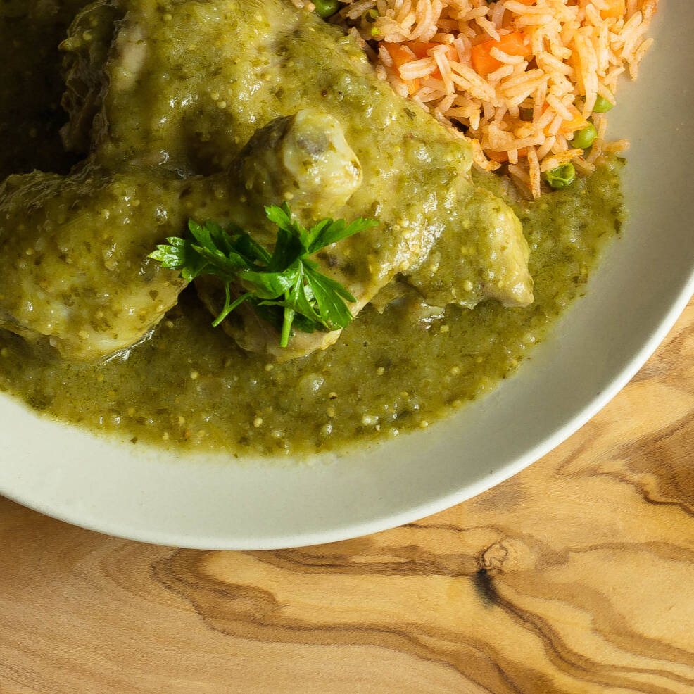 Completa con Mole Verde