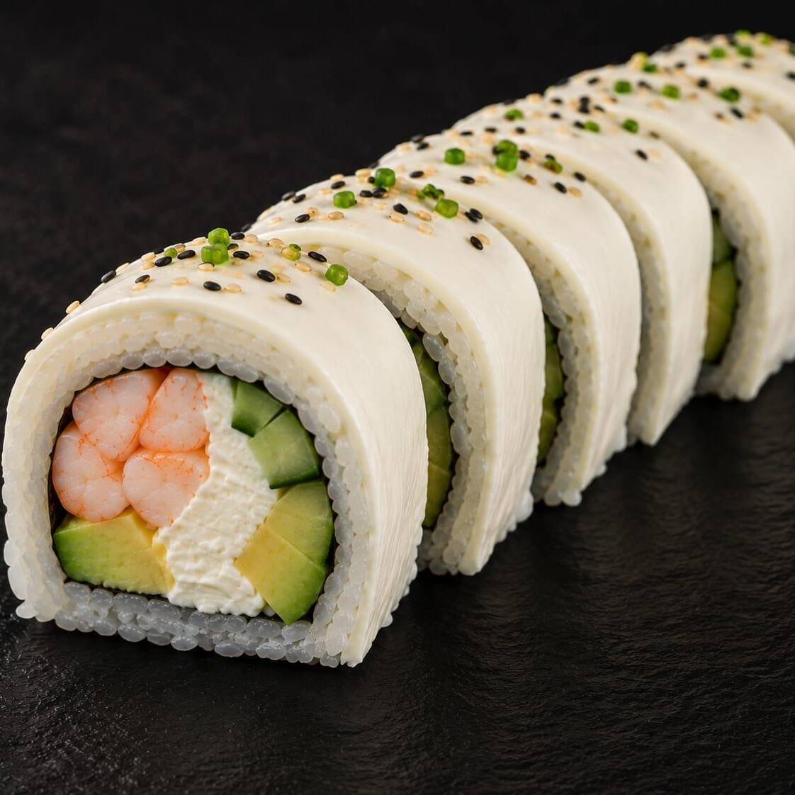 MAKI ENVUELTO