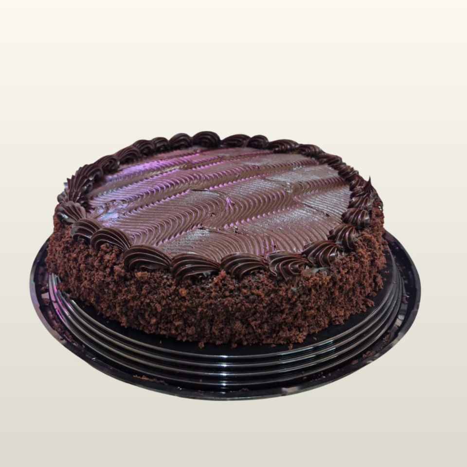 Pastel de Chocolate Tipo Pingüino Completo