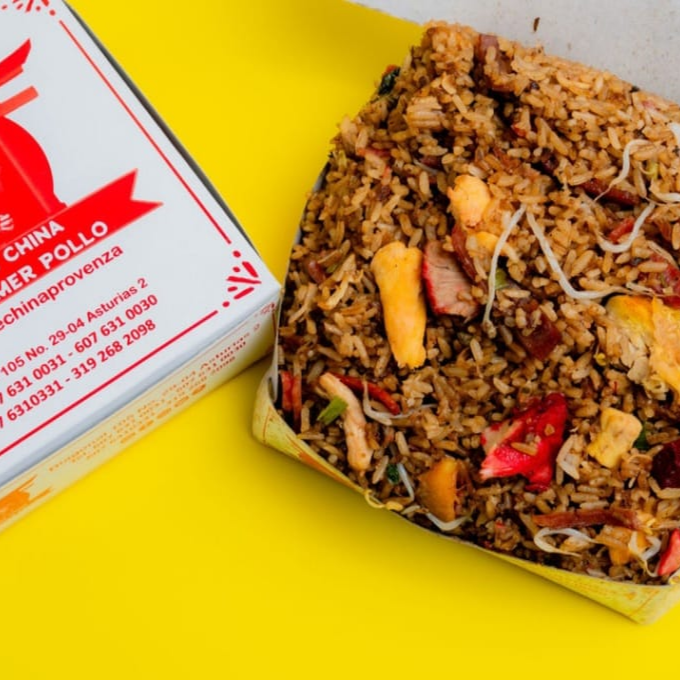 Caja Arroz Chino Grande Con 3 Carnes