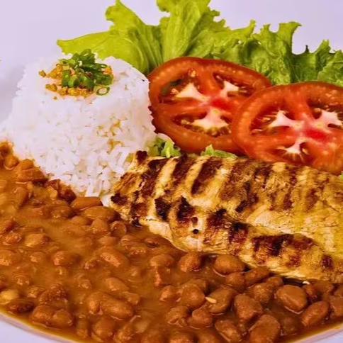 Arroz, feijao, macarrao, pure de batata, salada