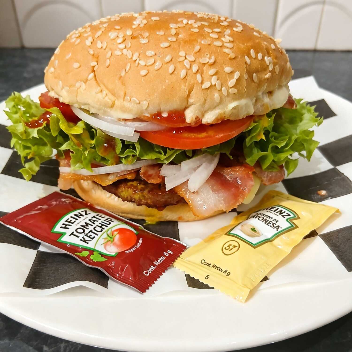Burger Tocino y Queso
